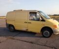 Желтый Мерседес Вито, объемом двигателя 2.3 л и пробегом 500 тыс. км за 3400 $, фото 2 на Automoto.ua