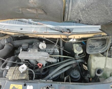 Желтый Мерседес Вито, объемом двигателя 2.3 л и пробегом 500 тыс. км за 3400 $, фото 10 на Automoto.ua