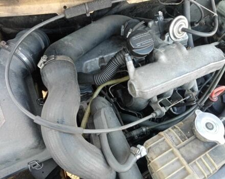 Желтый Мерседес Вито, объемом двигателя 2.3 л и пробегом 500 тыс. км за 3400 $, фото 13 на Automoto.ua