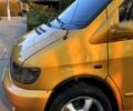 Желтый Мерседес Вито, объемом двигателя 2.2 л и пробегом 357 тыс. км за 5200 $, фото 7 на Automoto.ua