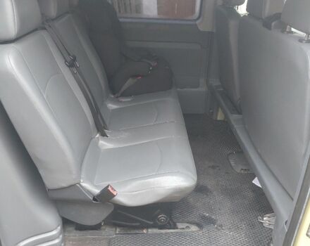 Желтый Мерседес Вито, объемом двигателя 2.1 л и пробегом 545 тыс. км за 8700 $, фото 9 на Automoto.ua