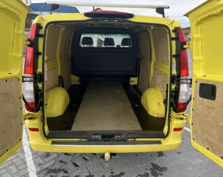 Желтый Мерседес Вито, объемом двигателя 2.1 л и пробегом 250 тыс. км за 9500 $, фото 6 на Automoto.ua