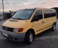 Жовтий Мерседес Віто, об'ємом двигуна 2.3 л та пробігом 420 тис. км за 3200 $, фото 1 на Automoto.ua
