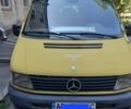 Жовтий Мерседес Віто, об'ємом двигуна 2.3 л та пробігом 365 тис. км за 3200 $, фото 1 на Automoto.ua