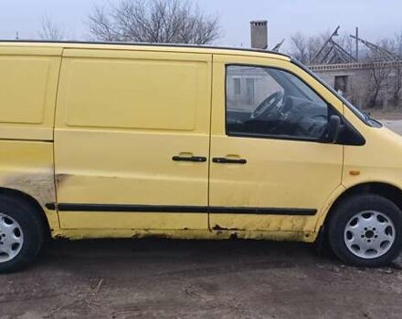 Желтый Мерседес Вито, объемом двигателя 2.15 л и пробегом 500 тыс. км за 1895 $, фото 5 на Automoto.ua