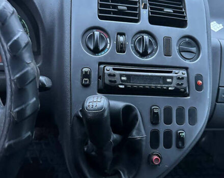 Желтый Мерседес Вито, объемом двигателя 2.15 л и пробегом 586 тыс. км за 3100 $, фото 11 на Automoto.ua