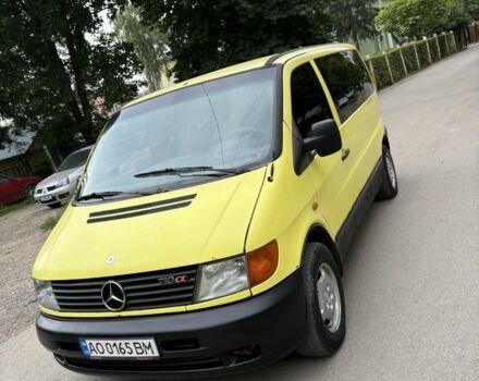 Желтый Мерседес Вито, объемом двигателя 2.2 л и пробегом 380 тыс. км за 2350 $, фото 2 на Automoto.ua