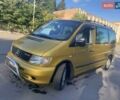 Желтый Мерседес Вито, объемом двигателя 2.2 л и пробегом 380 тыс. км за 6500 $, фото 1 на Automoto.ua