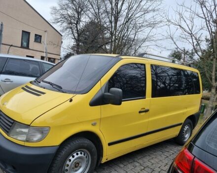 Желтый Мерседес Вито, объемом двигателя 2.1 л и пробегом 400 тыс. км за 4000 $, фото 5 на Automoto.ua