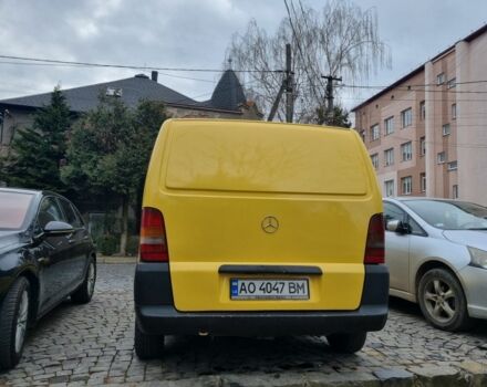 Желтый Мерседес Вито, объемом двигателя 2.1 л и пробегом 400 тыс. км за 4000 $, фото 2 на Automoto.ua