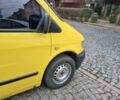 Желтый Мерседес Вито, объемом двигателя 2.1 л и пробегом 400 тыс. км за 4000 $, фото 1 на Automoto.ua