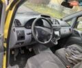 Желтый Мерседес Вито, объемом двигателя 2.15 л и пробегом 346 тыс. км за 5900 $, фото 6 на Automoto.ua