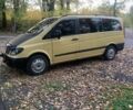 Желтый Мерседес Вито, объемом двигателя 2.2 л и пробегом 450 тыс. км за 8000 $, фото 3 на Automoto.ua