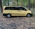 Желтый Мерседес Вито, объемом двигателя 2.2 л и пробегом 450 тыс. км за 8000 $, фото 2 на Automoto.ua