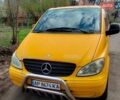 Желтый Мерседес Вито, объемом двигателя 2.15 л и пробегом 240 тыс. км за 6200 $, фото 1 на Automoto.ua