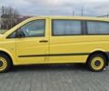Желтый Мерседес Вито, объемом двигателя 2.2 л и пробегом 265 тыс. км за 7000 $, фото 1 на Automoto.ua