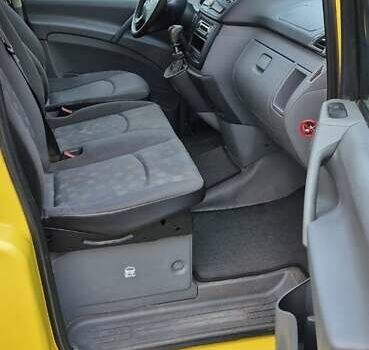 Желтый Мерседес Вито, объемом двигателя 2.2 л и пробегом 265 тыс. км за 7000 $, фото 11 на Automoto.ua