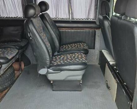 Желтый Мерседес Вито, объемом двигателя 2.2 л и пробегом 265 тыс. км за 7000 $, фото 9 на Automoto.ua