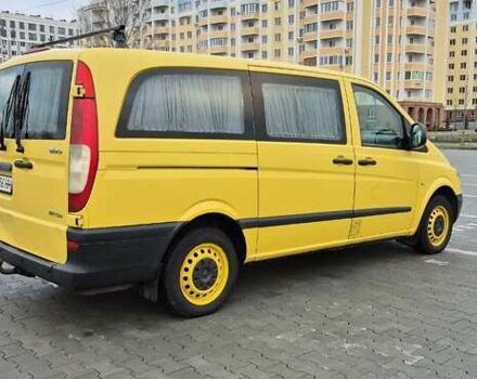 Желтый Мерседес Вито, объемом двигателя 2.2 л и пробегом 265 тыс. км за 7000 $, фото 5 на Automoto.ua