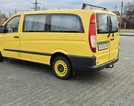 Желтый Мерседес Вито, объемом двигателя 2.2 л и пробегом 265 тыс. км за 7000 $, фото 4 на Automoto.ua
