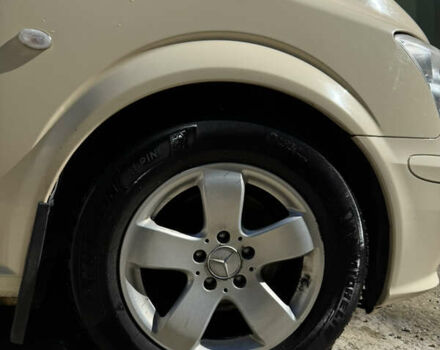 Желтый Мерседес Вито, объемом двигателя 2.14 л и пробегом 688 тыс. км за 13200 $, фото 12 на Automoto.ua