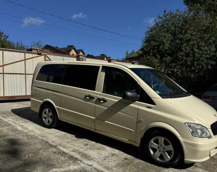 Желтый Мерседес Вито, объемом двигателя 2.14 л и пробегом 688 тыс. км за 13200 $, фото 1 на Automoto.ua