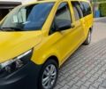 Желтый Мерседес Вито, объемом двигателя 1.6 л и пробегом 192 тыс. км за 12500 $, фото 1 на Automoto.ua