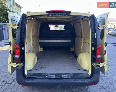 Мерседес Вито 2017 в Одессе на Automoto.ua Желтый Мерседес Вито, объемом двигателя 2.14 л и пробегом 239 тыс. км за 14500 $, фото 11 на Automoto.ua