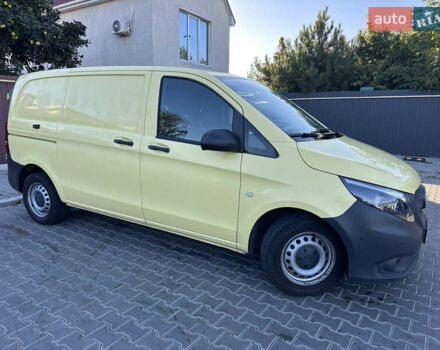 Мерседес Вито 2017 в Одессе на Automoto.ua Желтый Мерседес Вито, объемом двигателя 2.14 л и пробегом 239 тыс. км за 14500 $, фото 2 на Automoto.ua