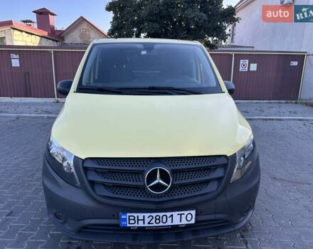 Мерседес Вито 2017 в Одессе на Automoto.ua Желтый Мерседес Вито, объемом двигателя 2.14 л и пробегом 239 тыс. км за 14500 $, фото 1 на Automoto.ua