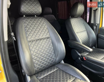 Жовтий Мерседес Віто, об'ємом двигуна 2.14 л та пробігом 277 тис. км за 25000 $, фото 37 на Automoto.ua