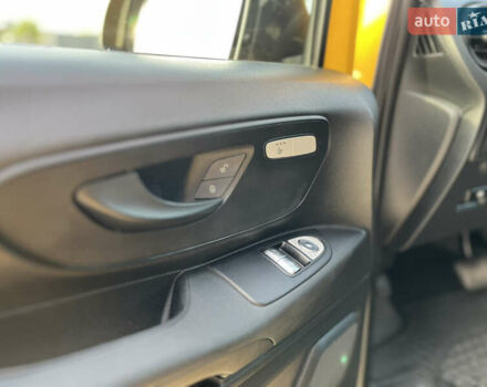 Жовтий Мерседес Віто, об'ємом двигуна 2.14 л та пробігом 277 тис. км за 25000 $, фото 45 на Automoto.ua