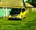 Желтый Мерседес Вито, объемом двигателя 2.2 л и пробегом 180 тыс. км за 6000 $, фото 1 на Automoto.ua