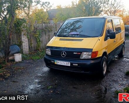 Желтый Мерседес Вито, объемом двигателя 2.1 л и пробегом 354 тыс. км за 4000 $, фото 1 на Automoto.ua