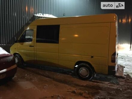 Мерседес Віто 1996 у Дніпро (Дніпропетровську) на Automoto.ua Жовтий Мерседес Віто, об'ємом двигуна 2.3 л та пробігом 560 тис. км за 7500 $, фото 1 на Automoto.ua
