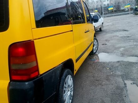 Жовтий Мерседес Віто, об'ємом двигуна 2.3 л та пробігом 280 тис. км за 3200 $, фото 1 на Automoto.ua