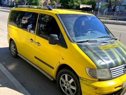 Желтый Мерседес Вито, объемом двигателя 2.2 л и пробегом 1 тыс. км за 3700 $, фото 1 на Automoto.ua