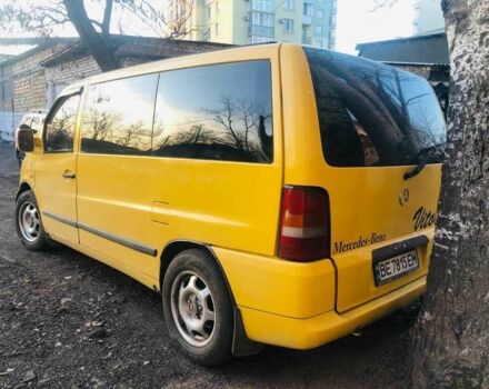 Жовтий Мерседес Віто, об'ємом двигуна 2.1 л та пробігом 300 тис. км за 5600 $, фото 1 на Automoto.ua