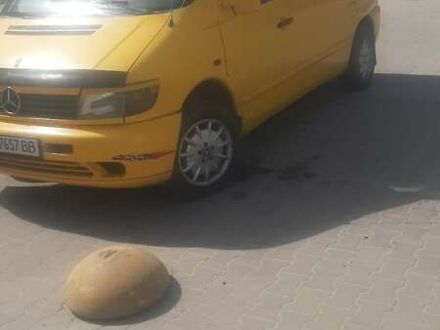 Мерседес Вито 2000 в Владимир-Волынский на Automoto.ua Желтый Мерседес Вито, объемом двигателя 2.15 л и пробегом 250 тыс. км за 4100 $, фото 1 на Automoto.ua