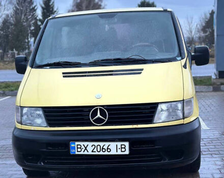 Желтый Мерседес Вито, объемом двигателя 2.15 л и пробегом 586 тыс. км за 3100 $, фото 1 на Automoto.ua