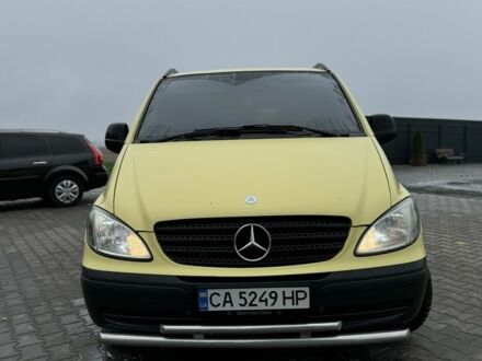 Желтый Мерседес Вито, объемом двигателя 2.2 л и пробегом 450 тыс. км за 7700 $, фото 1 на Automoto.ua