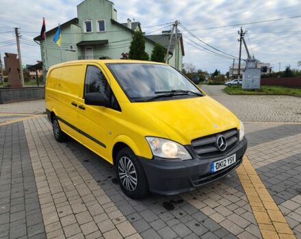 Желтый Мерседес Вито, объемом двигателя 2.2 л и пробегом 148 тыс. км за 5786 $, фото 1 на Automoto.ua