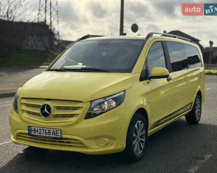 Жовтий Мерседес Віто, об'ємом двигуна 2.14 л та пробігом 220 тис. км за 27500 $, фото 1 на Automoto.ua