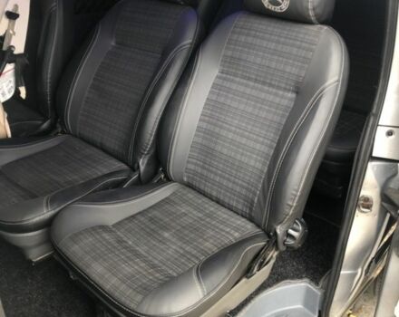 Сірий Мерседес Віто, об'ємом двигуна 2.2 л та пробігом 333 тис. км за 8000 $, фото 5 на Automoto.ua