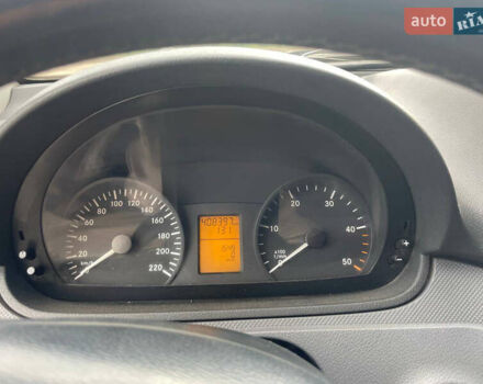 Серый Мерседес Вито, объемом двигателя 2.15 л и пробегом 337 тыс. км за 6000 $, фото 9 на Automoto.ua