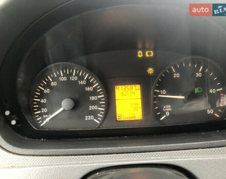 Серый Мерседес Вито, объемом двигателя 2.15 л и пробегом 413 тыс. км за 6500 $, фото 2 на Automoto.ua