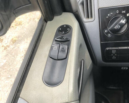 Серый Мерседес Вито, объемом двигателя 2.15 л и пробегом 413 тыс. км за 6500 $, фото 8 на Automoto.ua