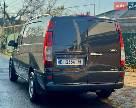 Серый Мерседес Вито, объемом двигателя 2.14 л и пробегом 370 тыс. км за 9000 $, фото 3 на Automoto.ua