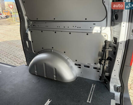 Серый Мерседес Вито, объемом двигателя 2 л и пробегом 125 тыс. км за 28499 $, фото 28 на Automoto.ua