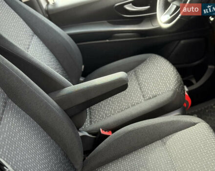 Серый Мерседес Вито, объемом двигателя 2 л и пробегом 125 тыс. км за 28499 $, фото 9 на Automoto.ua